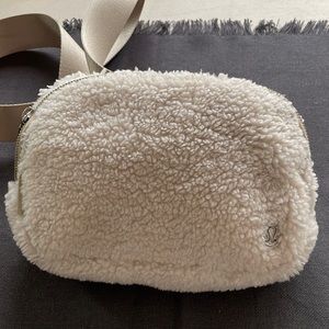 Lululemon Sherpa Fleece Belt Bag EUC